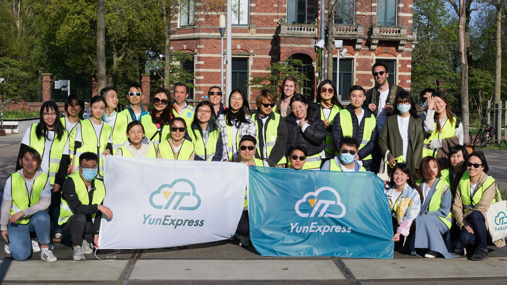 YunExpress Europe_Earth Day Cleanup